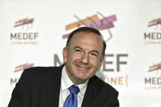 Pacte de responsabilité : l'exécutif fait bloc contre Gattaz