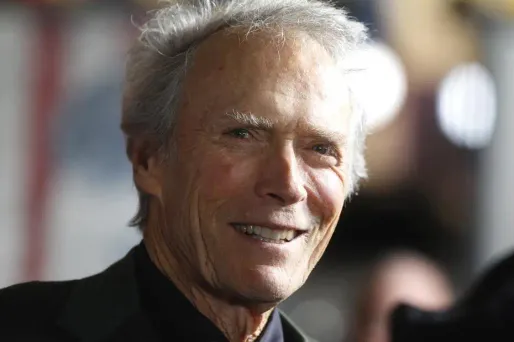 Secouru par Clint Eastwood alors qu'il s'étouffait