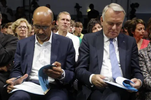 Les ténors de la majorité cherchent la bonne stratégie pour éviter une claque au second tour des municipales.