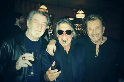 Hallyday Mitchell et Dutronc sur scène ensemble avant la fin de l'année ?