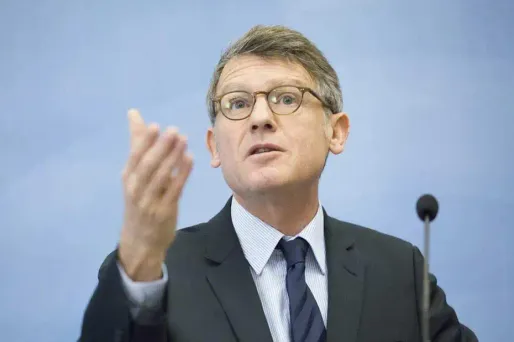 Fonctionnaires : aux origines de la "polémique Peillon"