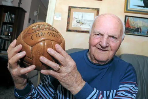 Foot : le doyen des Bleus est mort