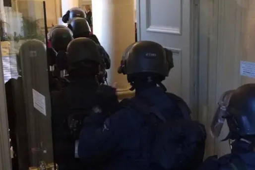 Quand le GIGN déboule en force à l'Assemblée