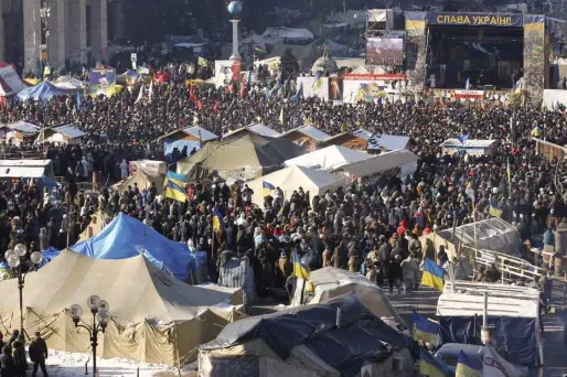 L'amnistie promulguée vendredi par le président Ianoukovitch et entrée en vigueur samedi n'apparaît que comme un ultimatum donnant 15 jours à l'opposition pour quitter les lieux publics occupés, ce que les contestataires ont refusé d'emblée.
