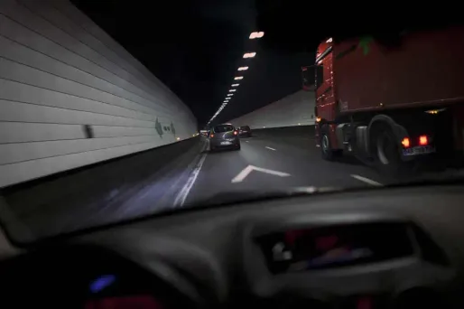 Un enfant rom meurt, fauché par une voiture