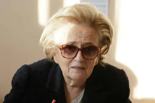 Bernadette Chirac arrêtée en sens inverse à Paris