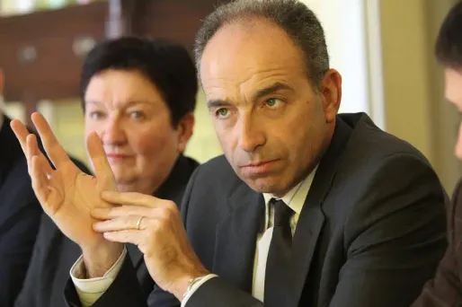 Des soucis techniques empêchent Copé de parler