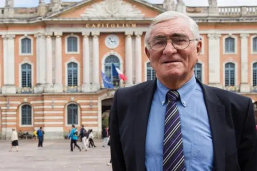 Les mots croisés provoc' d'un candidat FN