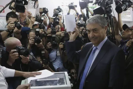 Algérie : Benflis ne "reconnaît pas" la victoire de Bouteflika