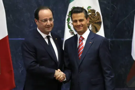 Le chef de l’Etat, en visite au Mexique, s’essaye aux formules gauliennes.