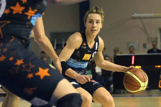 Bourges tient son ticket pour les demies