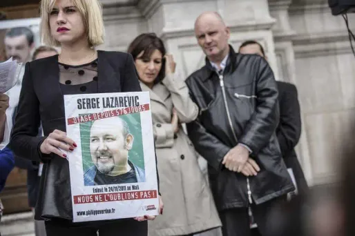 Un hommage à Serge Lazarevic, toujours otage au Sahel.