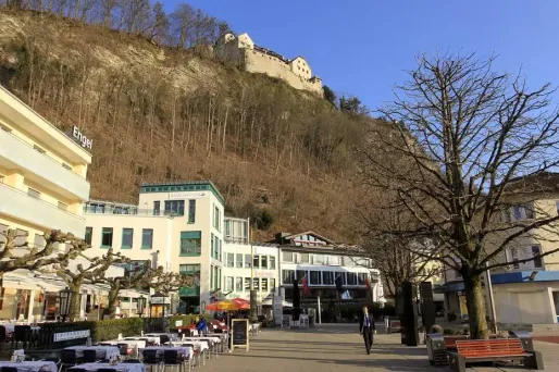 Les effets personnels de Jürgen Hermann ont été retrouvés sur le bord du Rhin alors que la police le recherche pour meurtre.