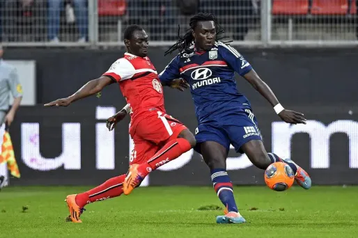 Lyon gagne, Gomis centenaire