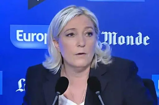 Pour Marine Le Pen, Manuel Valls est "un homme dangereux".