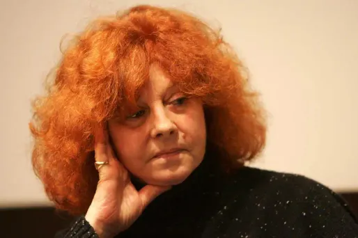 Invitée d’Europe 1 en décembre dernier, pour l émission Des clics et des claques, l’auteur avait raconté sa première blessure, alors qu’elle avait 15 ans, le vol déchirant d’un carnet intime.