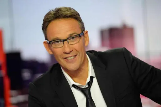 Julien Courbet présente "Sans aucun doute" sur TMC.