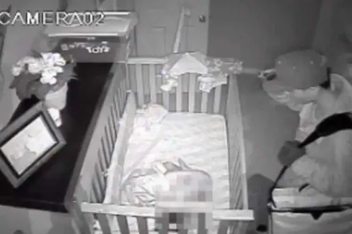 L'intrus est soupçonné d'avoir cambriolé d'autres maisons.