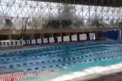 VIDEO - Une piscine secouée par un séisme