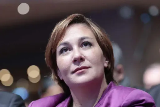 A Fréjus, face au FN, elle garde "la tête haute"