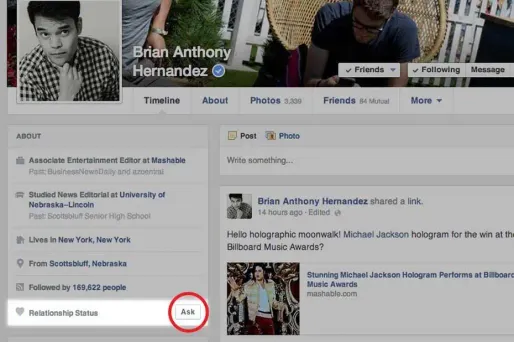 Avec le bouton "ask", Facebook chasse sur les terres des sites de rencontre