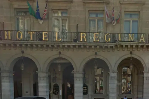L'établissement concerné, l'hôtel Regina (groupe Baverez), un 4 étoiles proche du musée du Louvre, a fait savoir qu'il "ne communiquait pas sur d'anciens employés".