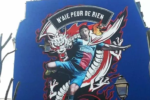 PHOTO - Une fresque d'Ibrahimovic à Paris
