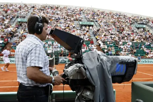 Par décret, les finales de Roland-Garros doivent obligatoirement être diffusées en clair.