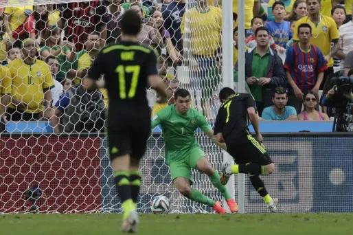 VIDÉO - La superbe talonnade de David Villa