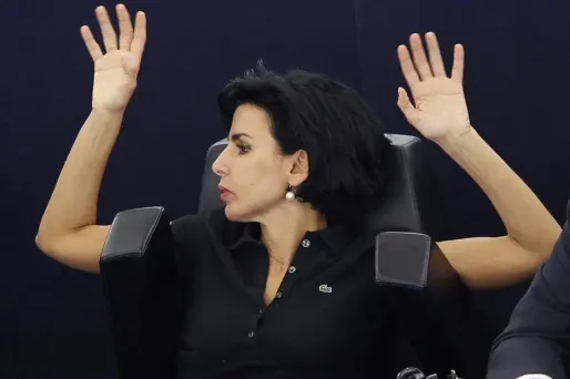 Rachida Dati, Laurent Wauquiez, anciens ministres, Henri Guaino, ex-conseiller spécial de Nicolas Sarkozy à l'Elysée, et Guillaume Peltier, co-fondateur de la Droite forte, premier courant, sarkozyste, de l'UMP, estiment tous quatre qu'il y a "urgence à sauver la droite" et dénoncent "la démission idéologique de l'UMP".