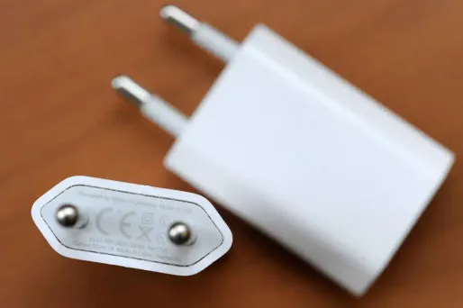 iPhone : des chargeurs défectueux rappelés