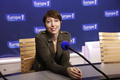 Jeanne Cherhal a enfilé le costume de rédactrice, dans les locaux d'Europe 1, à l’occasion de la fête de la musique, samedi, .
