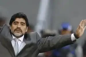 "Je ne regarderai plus les matches du Brésil au stade", a dit Maradona après sa mésaventure.