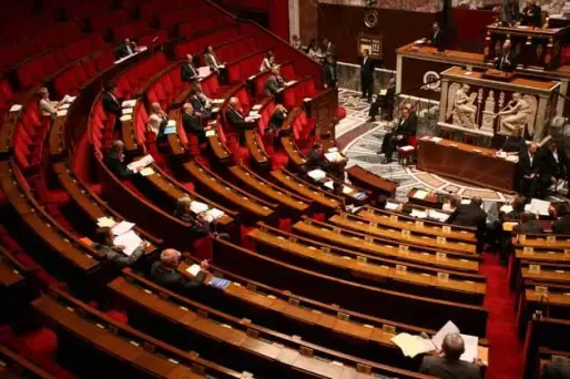Réforme territoriale, budgets... Pas de vacances pour les députés !