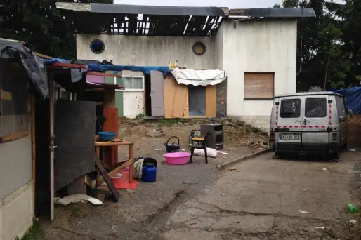 Rom tabassé : climat tendu dans la cité