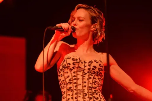 Vanessa Paradis ne chantera pas à Lyon