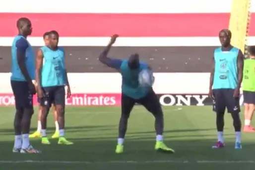 VIDÉO - Le geste improbable de Sakho