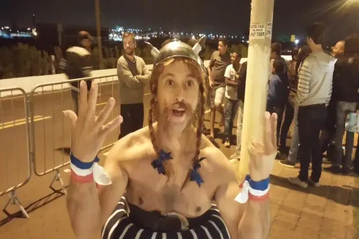 Après la victoire 5-2 face à la Suisse, des supporters brésiliens, comme Obélix, voit déjà une finale France-Brésil.