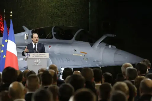 Si le chef de l'Etat, chef des armées, ne réclame pas d'économies supplémentaires, il demande une amélioration de la gestion du deuxième budget de la nation, tous les ministères devant, selon l'exécutif, participer à l'effort de redressement des comptes publics et notamment au plan d'économies gouvernemental de 50 milliards d'euros.