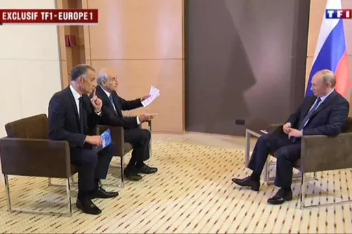 Ukraine : Poutine se dit "prêt pour le dialogue" avec Obama