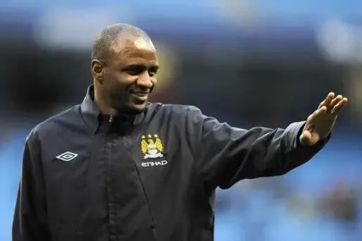 Patrick Vieira entraîne actuellement les jeunes de Manchester City.