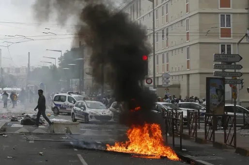 Une manifestation pro-palestinienne interdite a dégénéré en affrontement, dimanche à Sarcelles, dans le Val-d'Oise, au lendemain des heurts à Barbès.