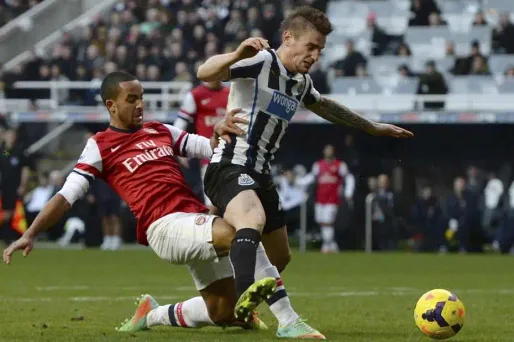 C'est officiel, Debuchy signe à Arsenal