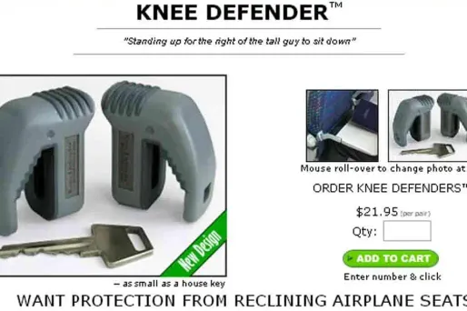 En avion, protéger ses genoux peut s'avérer dangereux