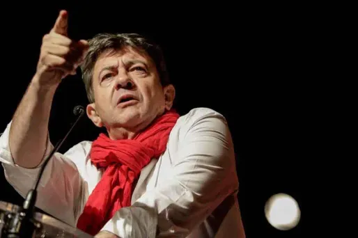 Fatigué, Mélenchon va prendre du recul