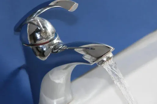 Finistère : l'eau du robinet contaminée dans deux communes