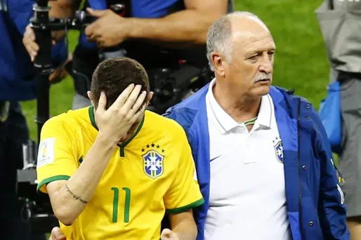 Luiz Felipe Scolari est pric pour cible par l'agent de Neymar.