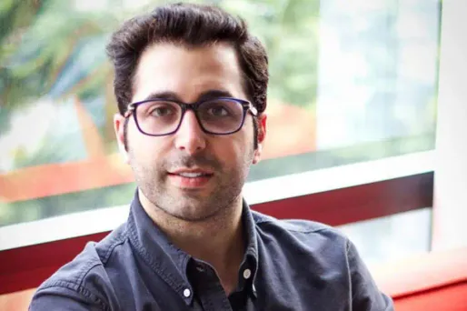 Justin Mateen aurait insulté son ex-employée Whitney Wolfe, plusieurs mois après avoir entretenu une relation avec elle.