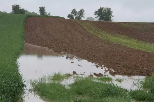 Cinq départements sont toujours en vigilance orange lundi matin.