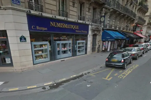 Un numismate a été victime d'une tentative de braquage samedi après-midi dans le centre de Paris, au cours de laquelle des coups de feu ont été tirés, y compris dans le métro où le braqueur a été interpellé.